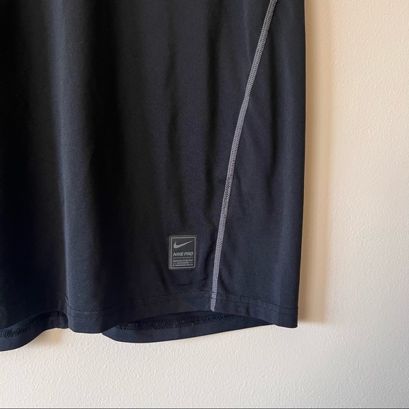 Nike Men’s Dri Fit Black Workout shirt Size Medium - Picture 7 of 7